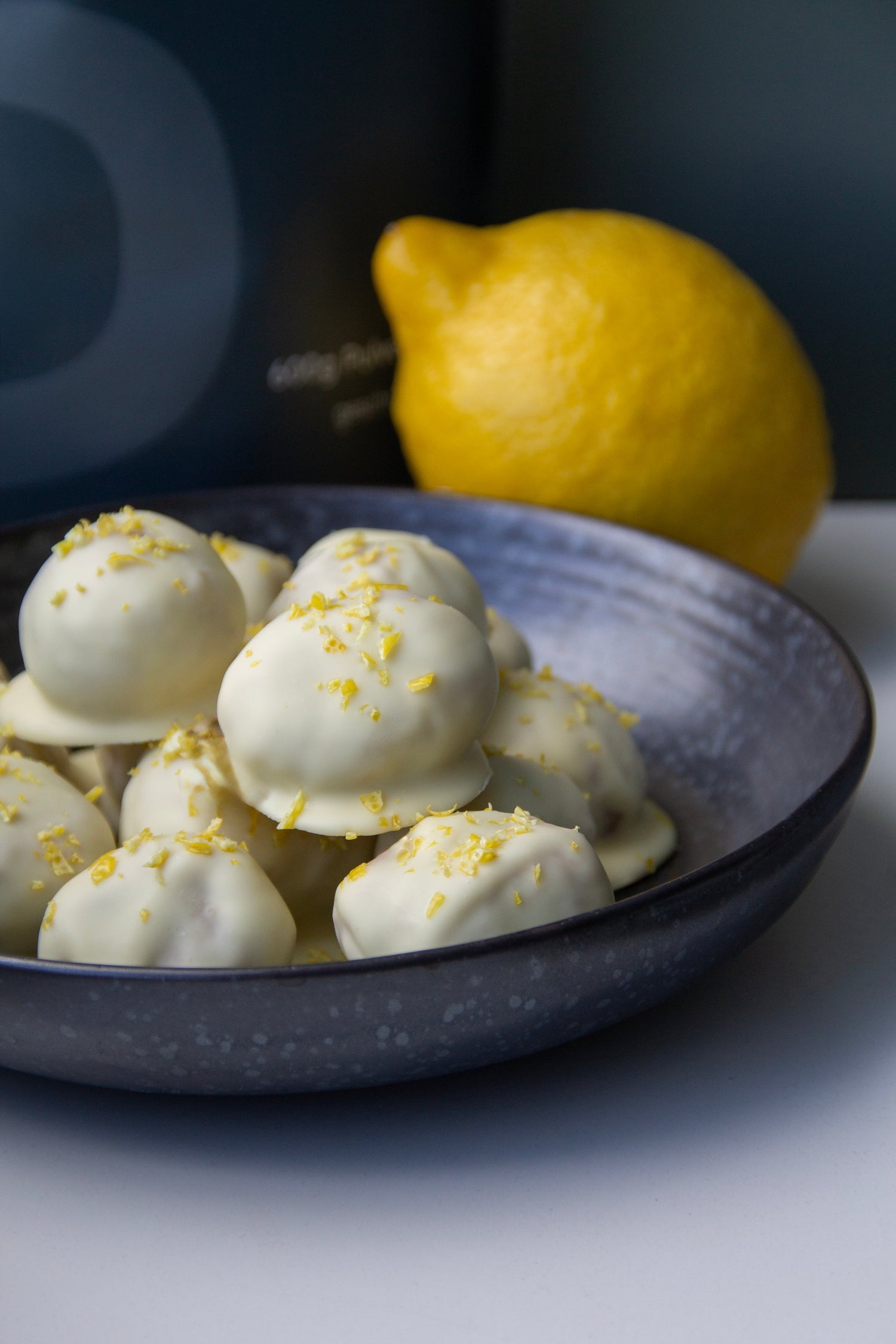 Vegane High Protein Lemon Energy Balls
